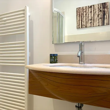 Flat Belpoggio 13 דירה *